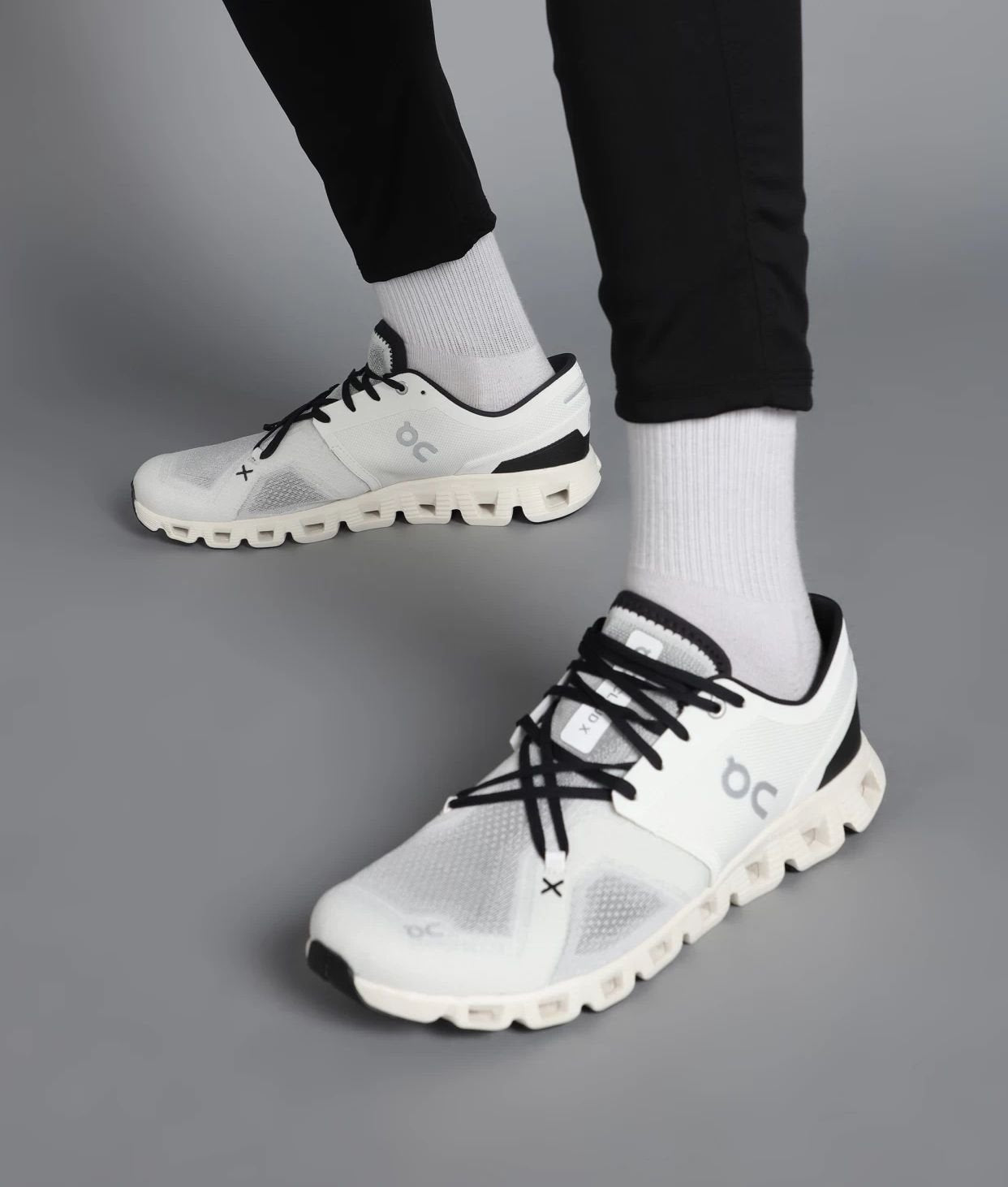 On Running Cloud X 3 white