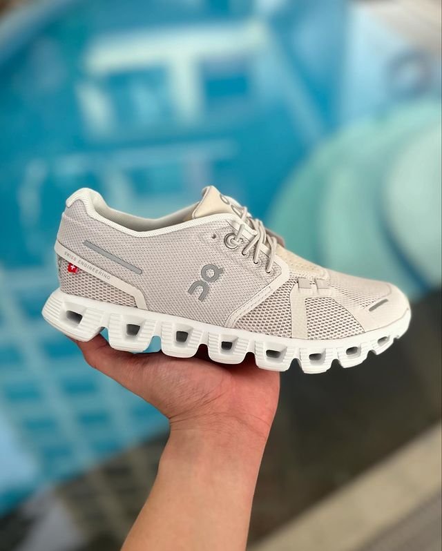 On Running Cloud 5 Pearl White