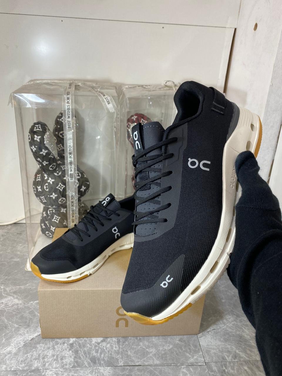 QC On Running Cloud Nova Black White 2