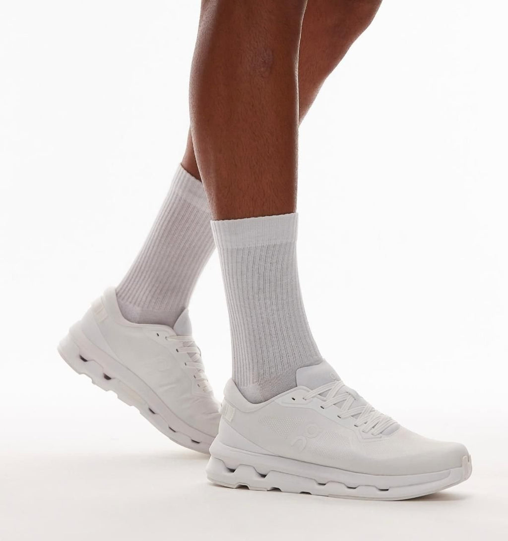 On Running Cloudzone Ice white