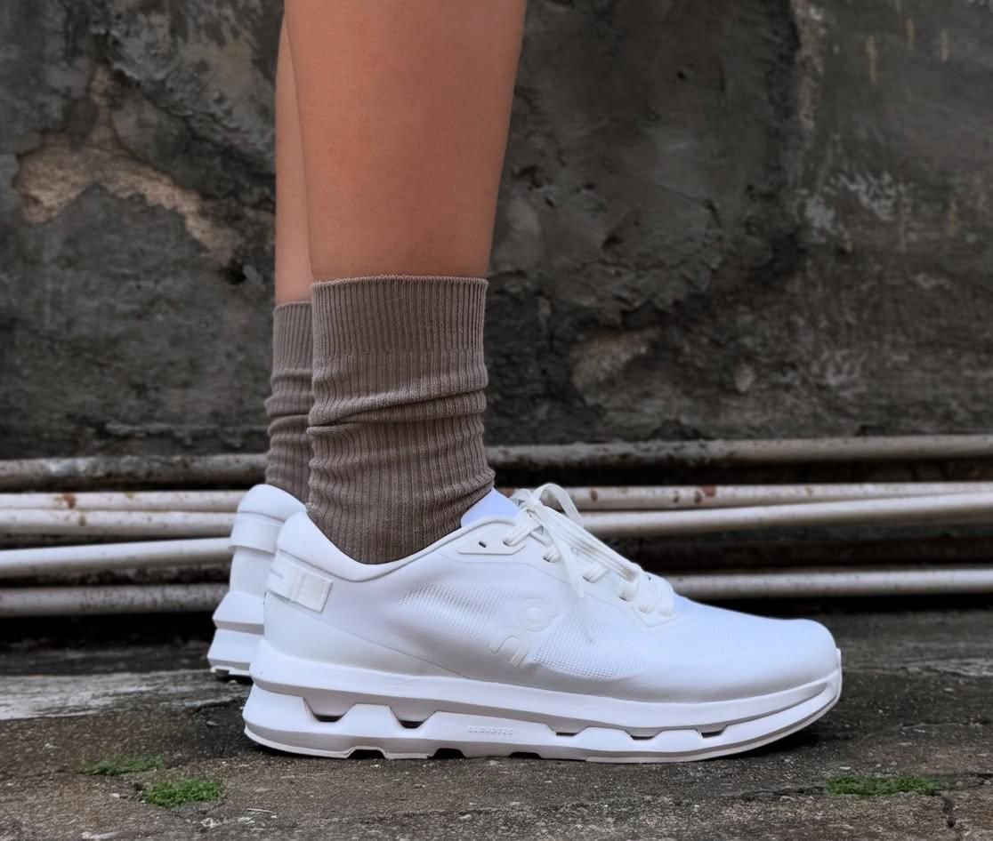 On Running Cloudzone Ice white