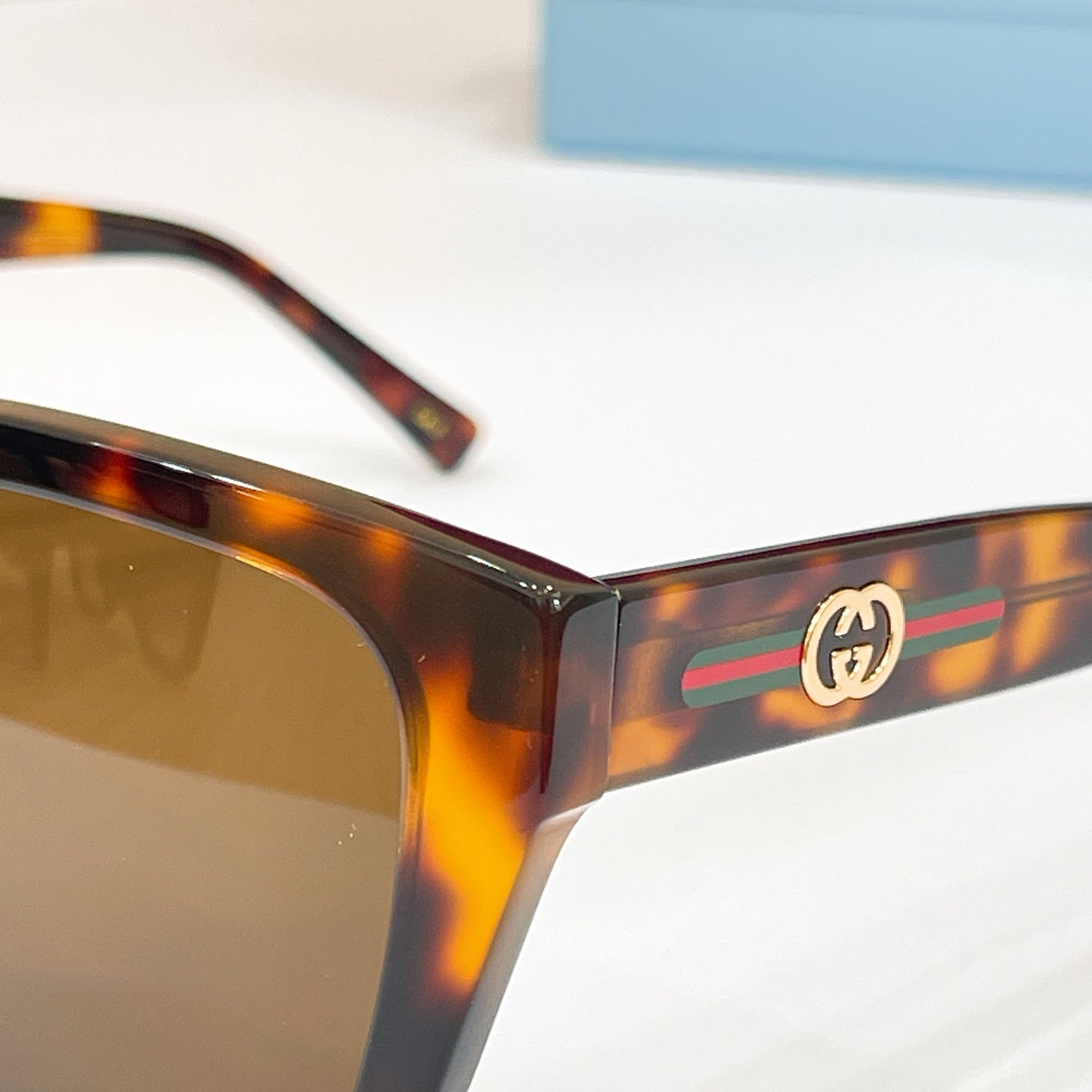 GUCCI Sunglasses GG2102S