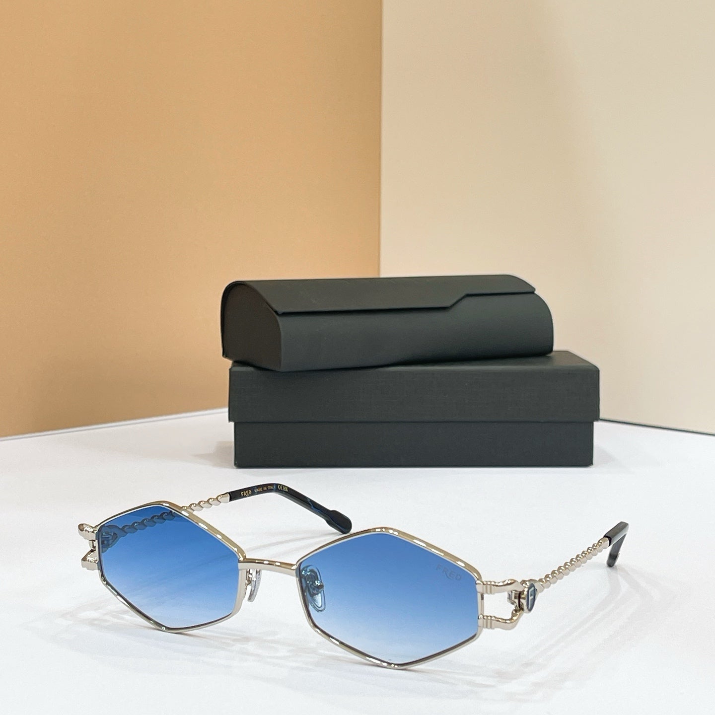 FRED Sunglasses FG57158U