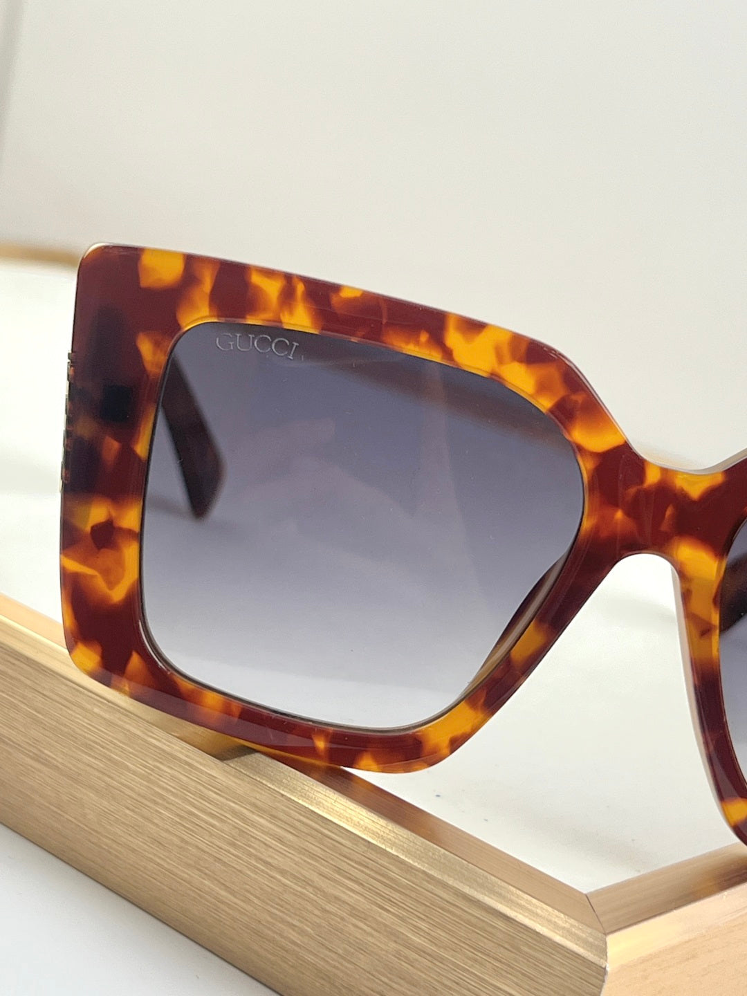 GUCCI Sunglasses GG2039S