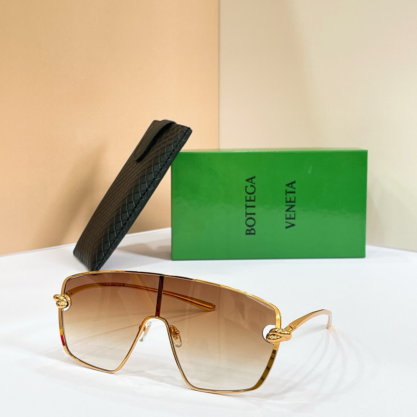 BOTTEGA VENETA Sunglasses BV1515S