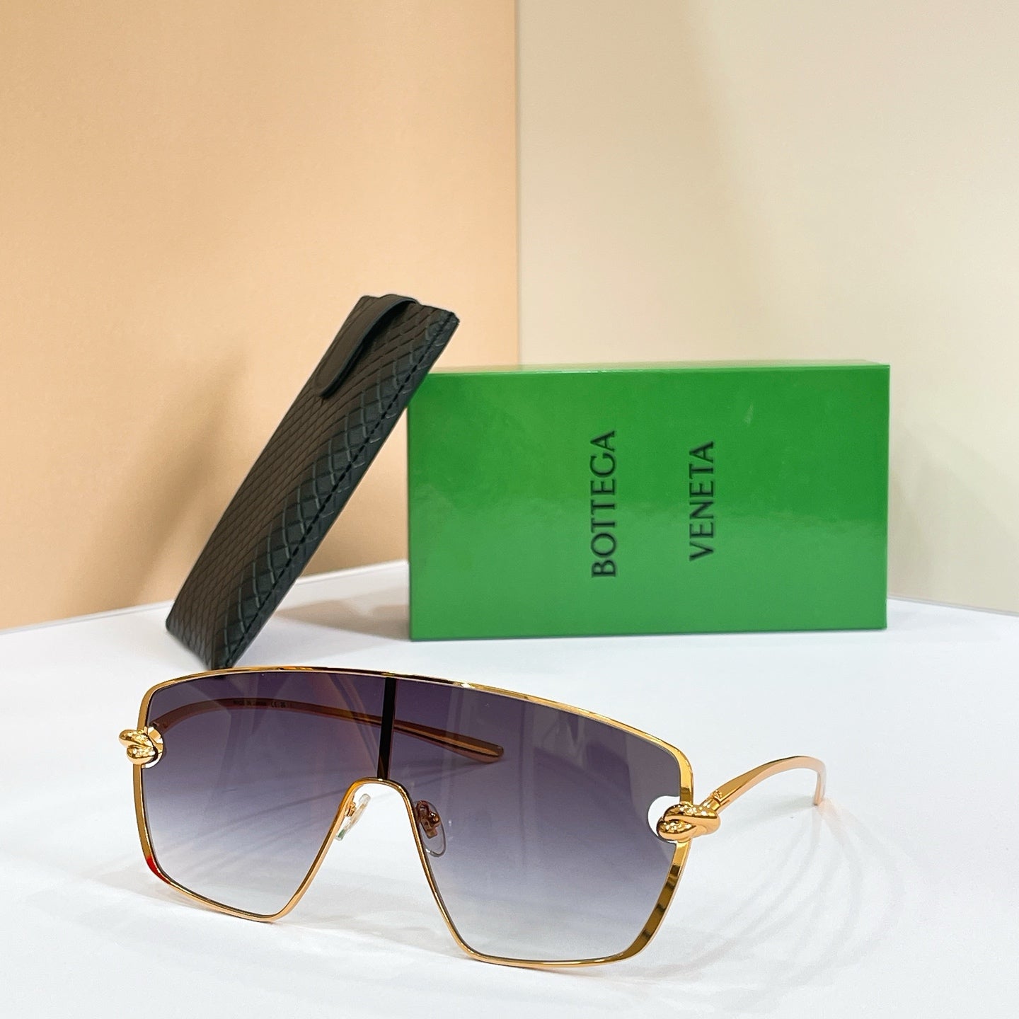 BOTTEGA VENETA Sunglasses BV1515S