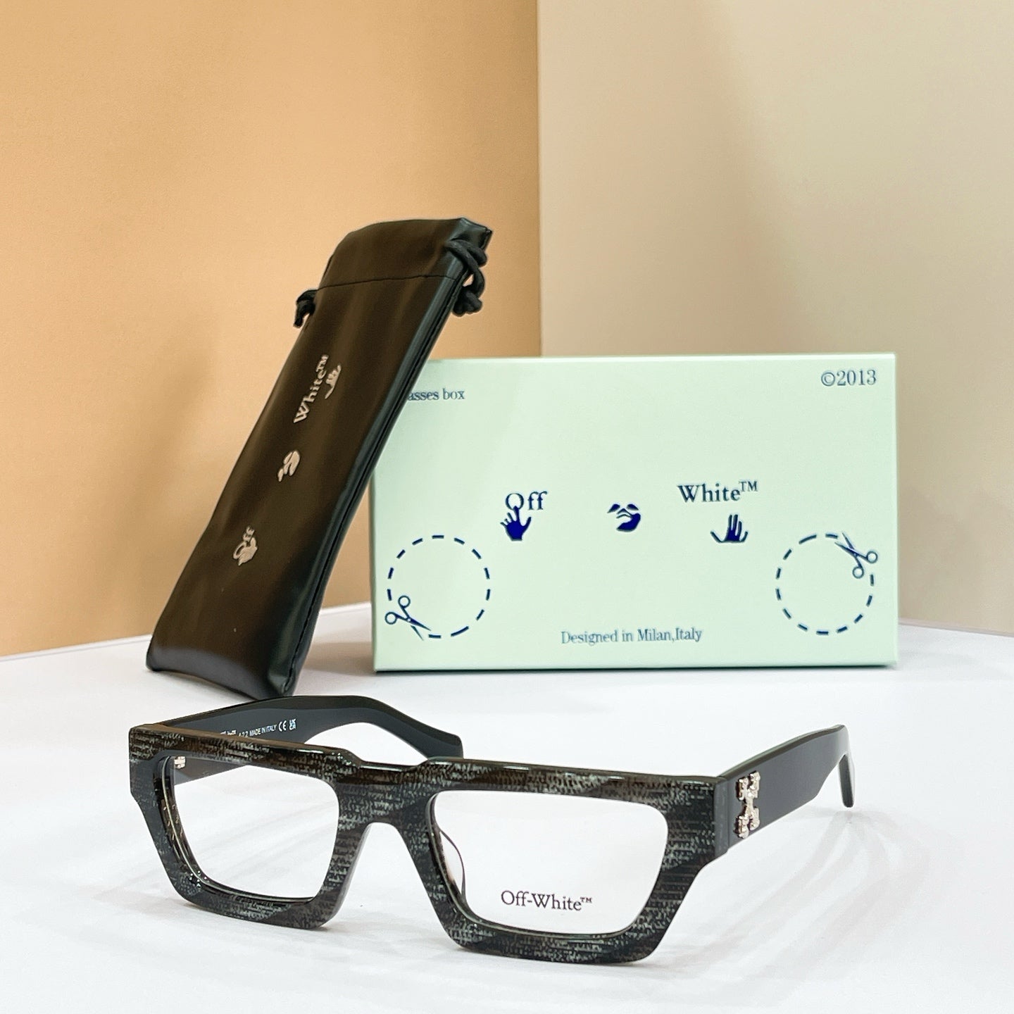 OFF-WHITE Sunglasses OER 1002
