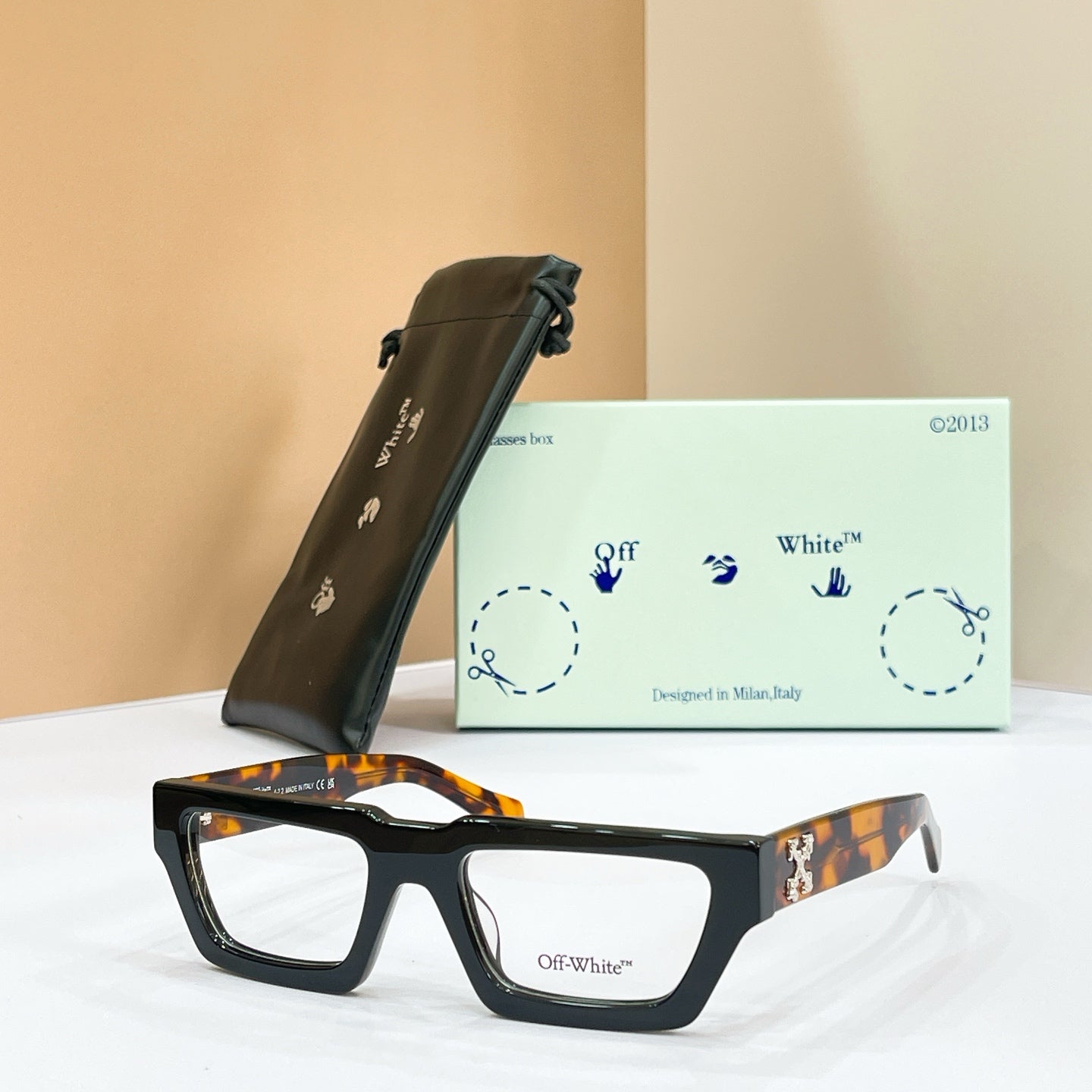 OFF-WHITE Sunglasses OER 1002