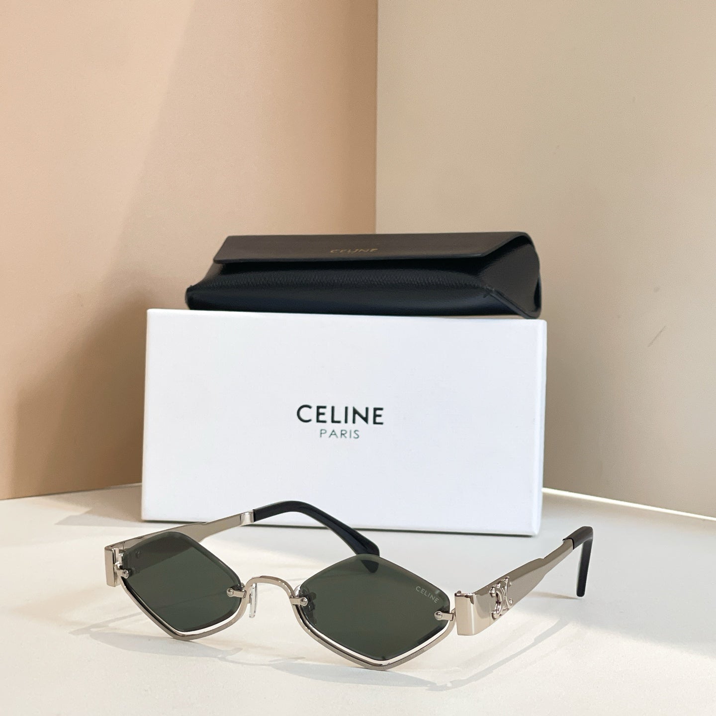 CELINE Sunglasses CL42117U