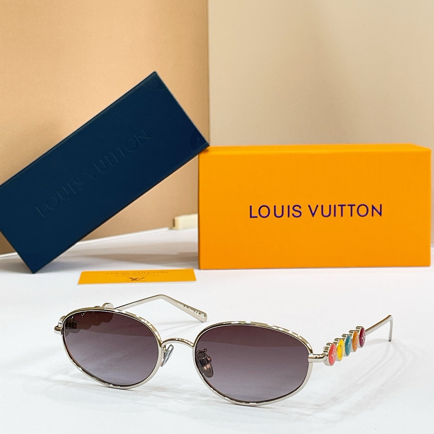 LOUIS VUITTON Sunglasses Z3179U