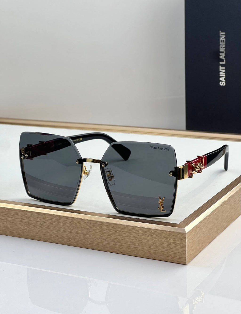 SAINT LAURENT Sunglasses SLM102