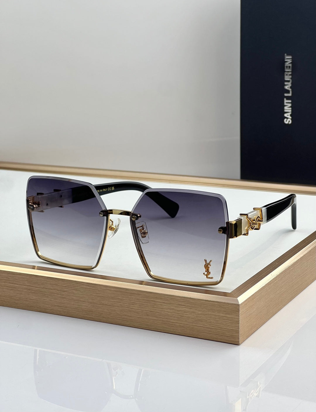 SAINT LAURENT Sunglasses SLM102