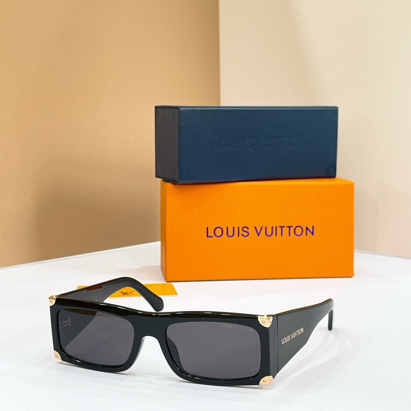 LOUIS VUITTON Sunglasses Z3158U