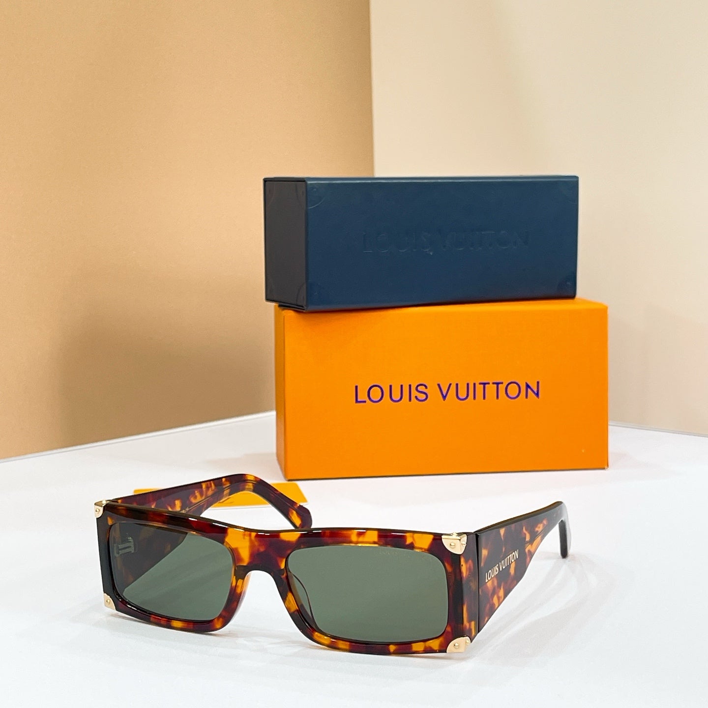 LOUIS VUITTON Sunglasses Z3158U