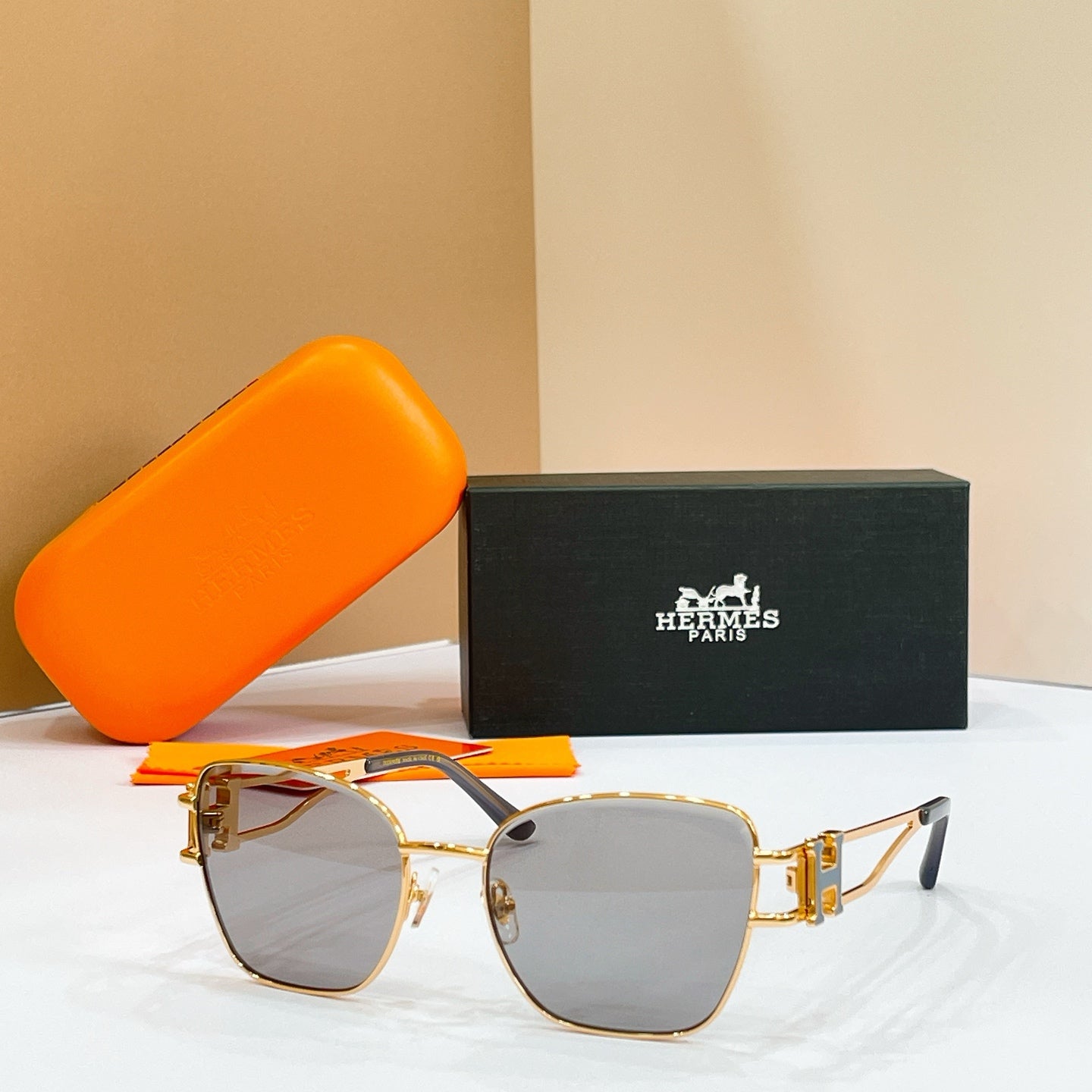 HERMÈS Sunglasses H8128S
