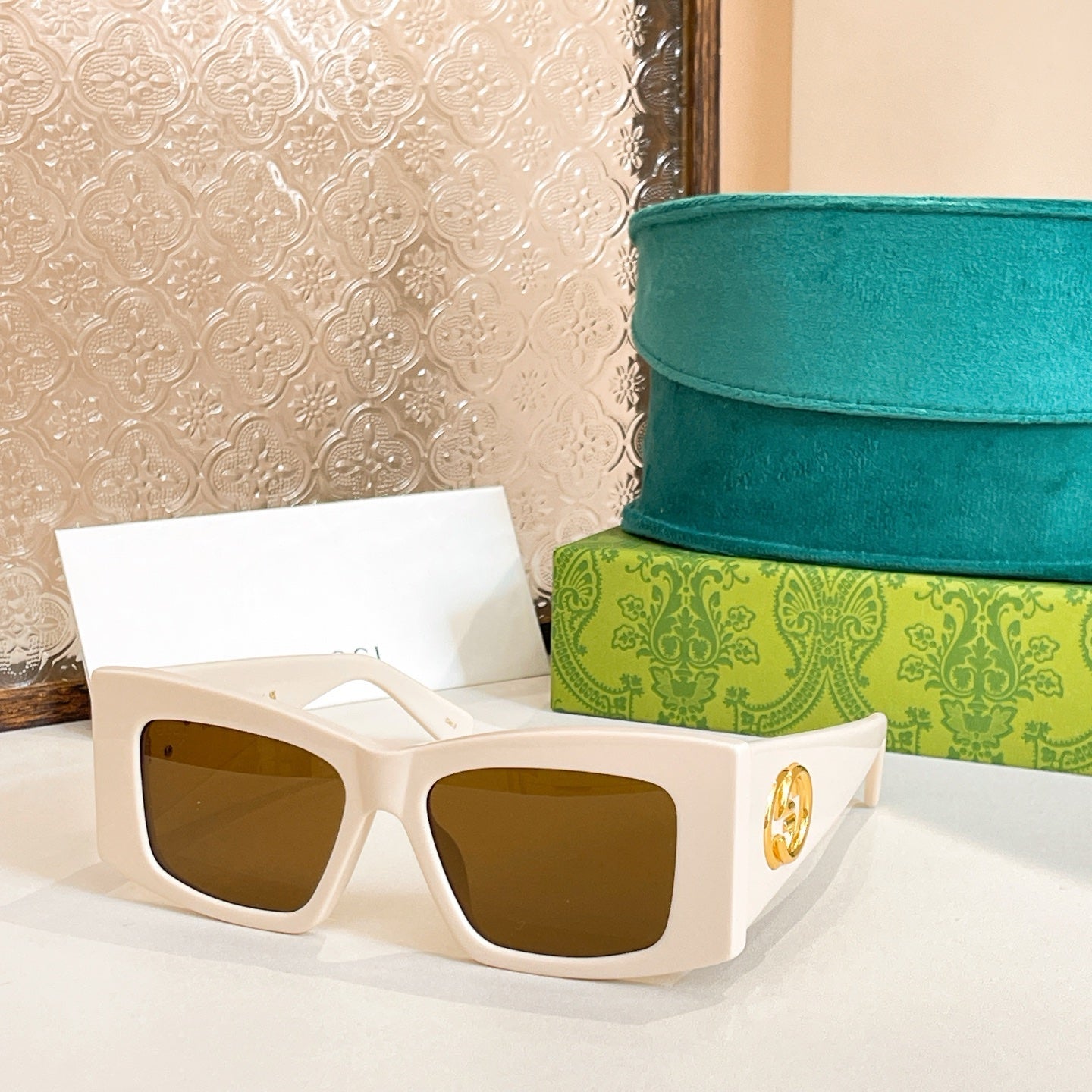 GUCCI Sunglasses GG1842S