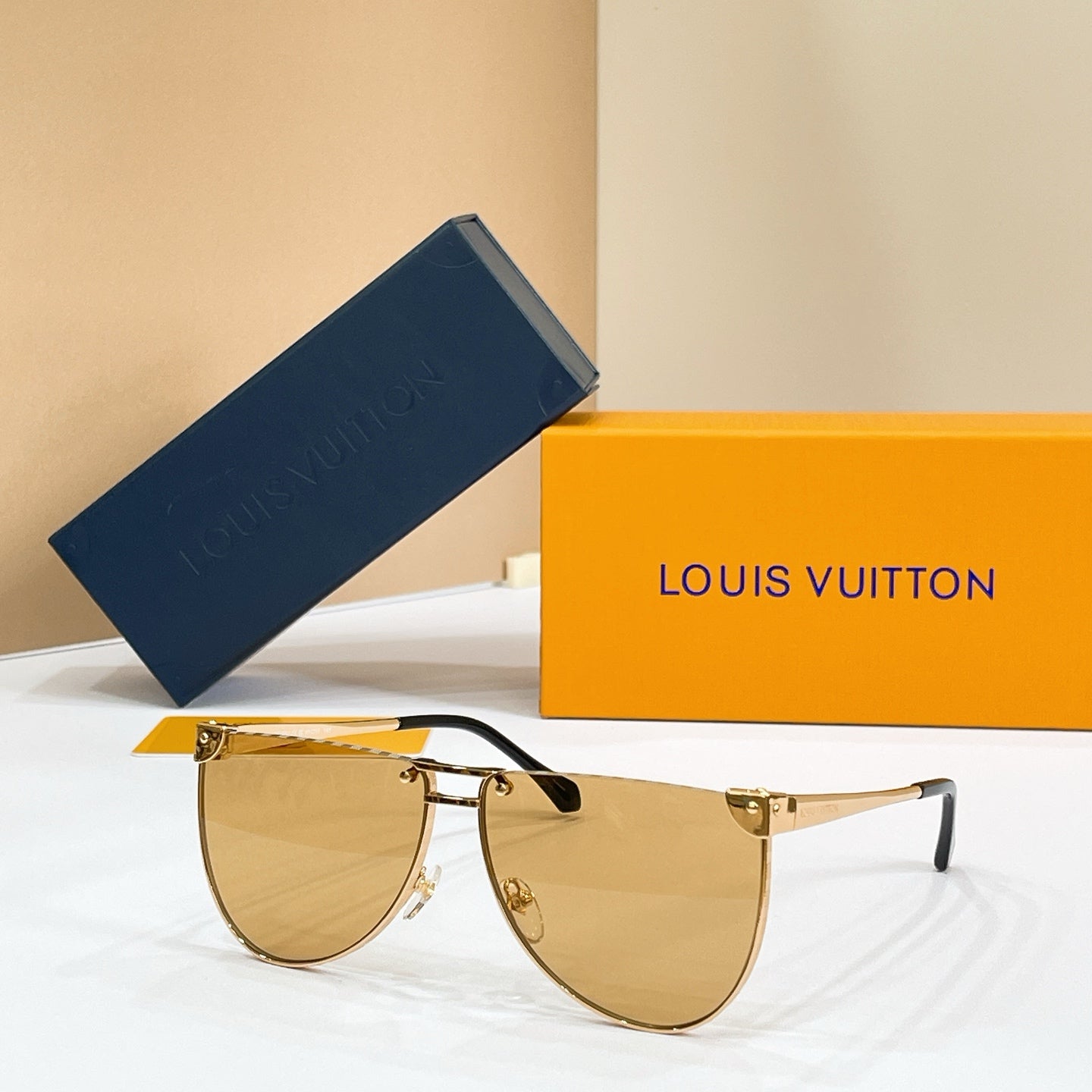 LOUIS VUITTON Sunglasses Z3208U