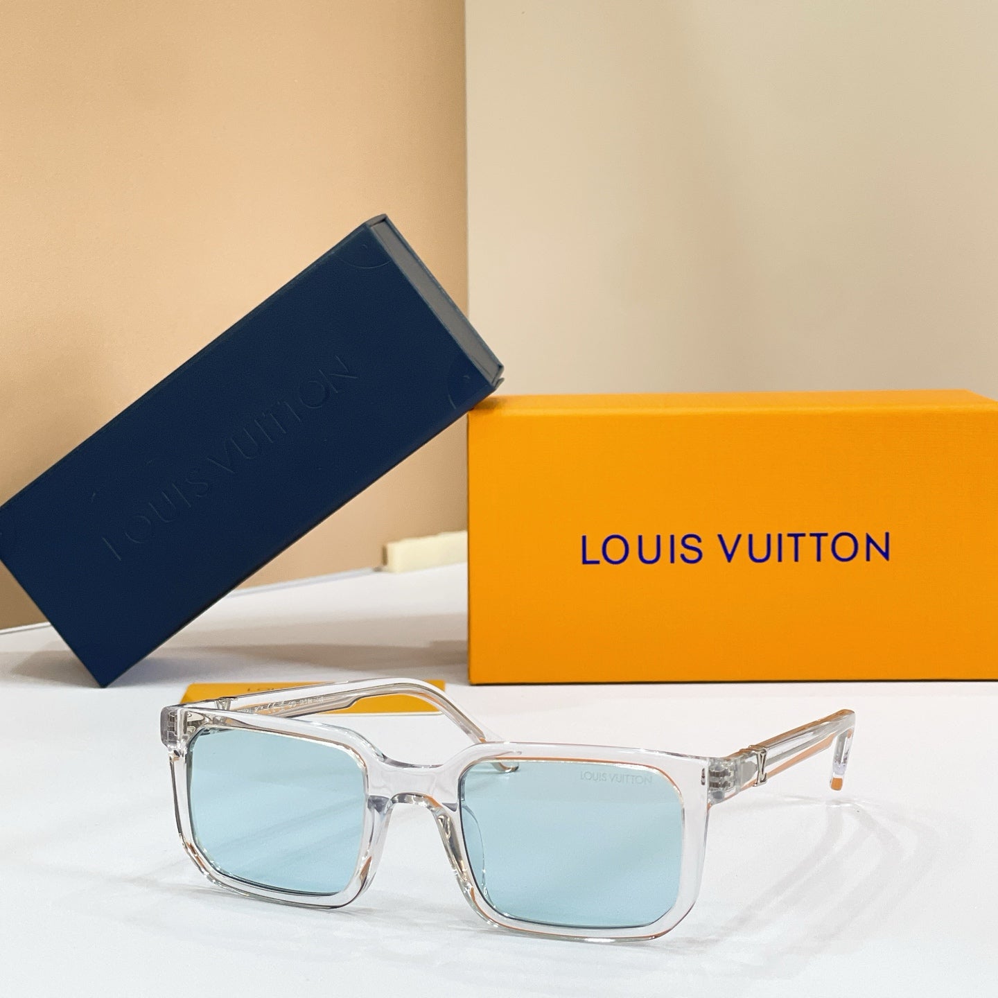 LOUIS VUITTON Sunglasses Z3293U