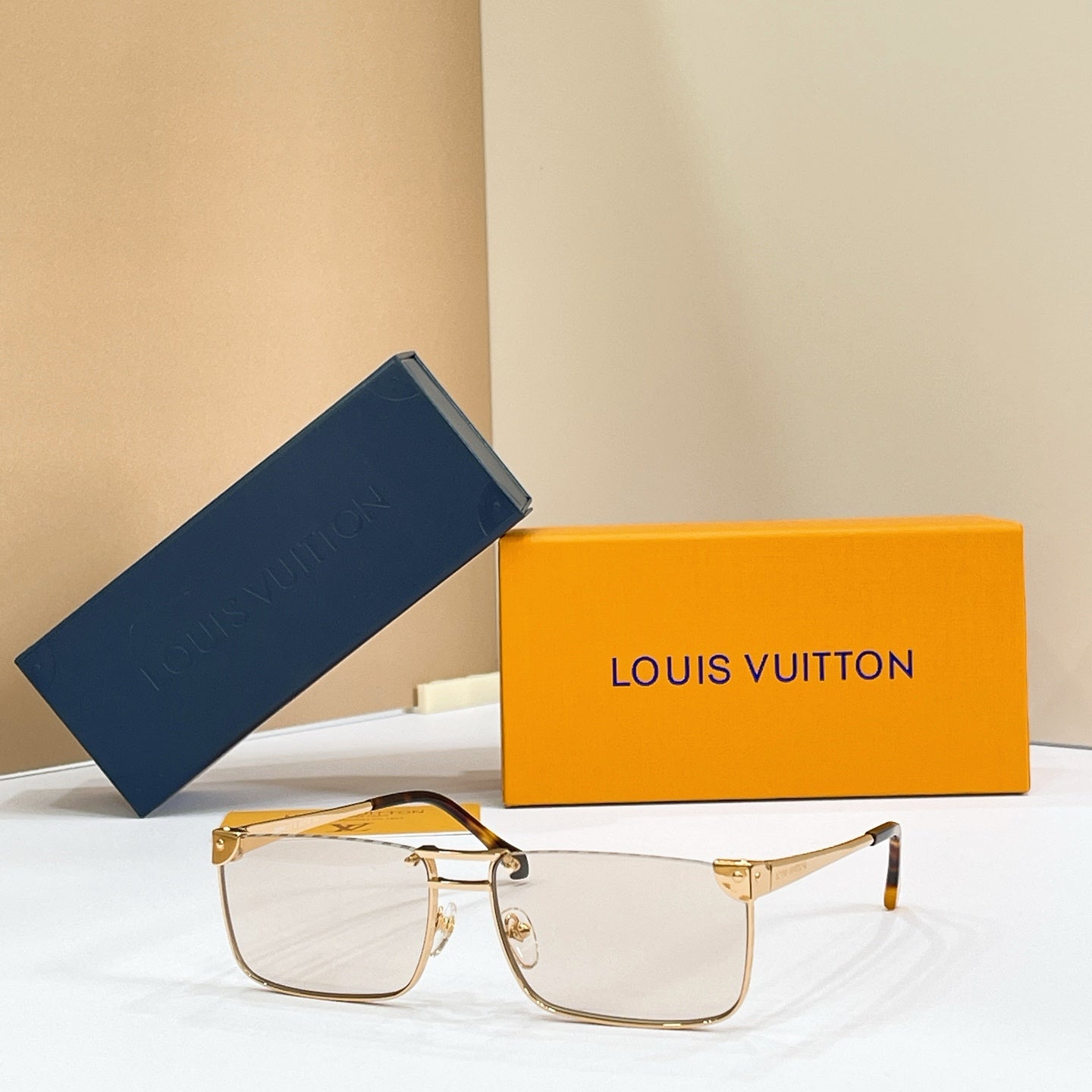 LOUIS VUITTON Sunglasses Z3206U