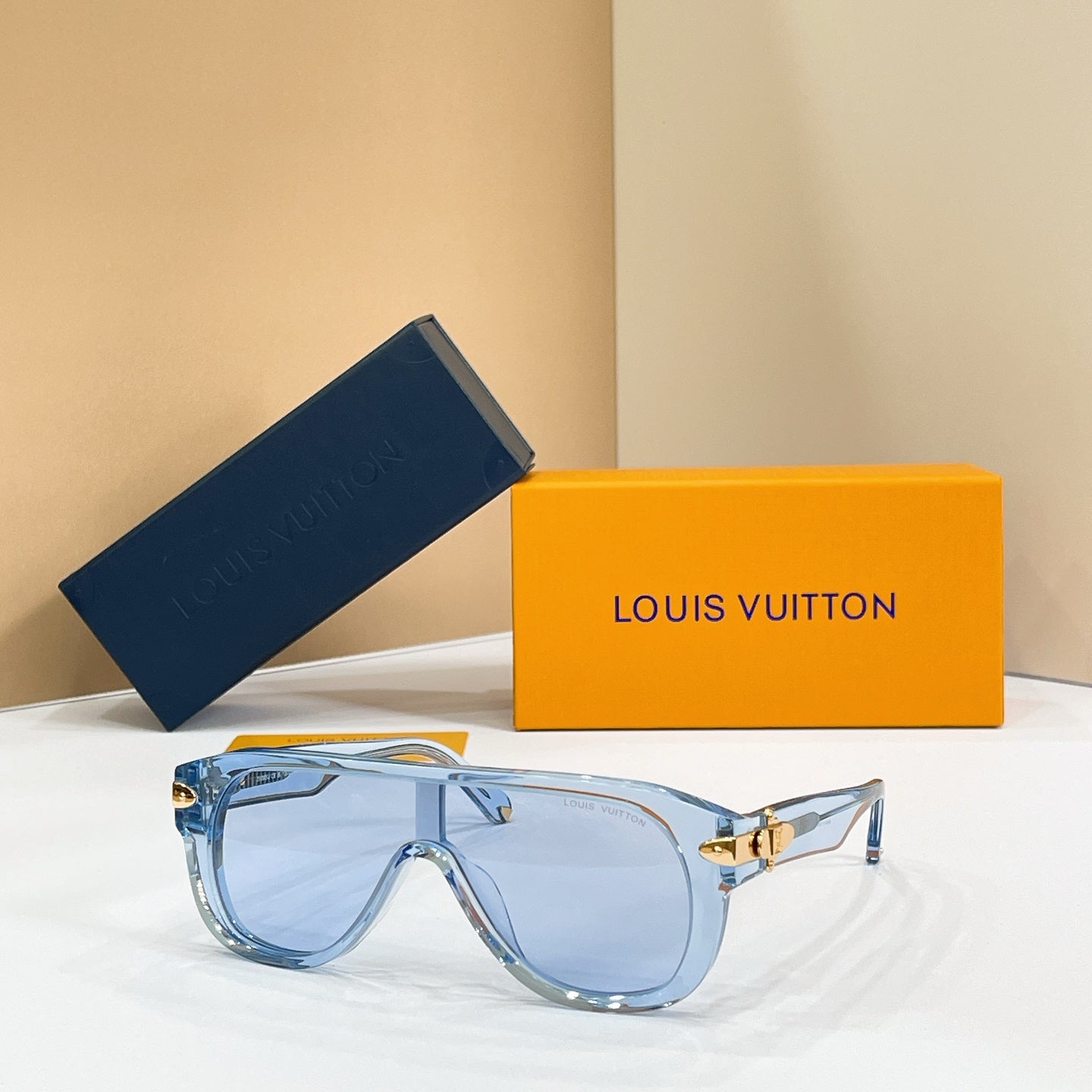LOUIS VUITTON Sunglasses Z6087U