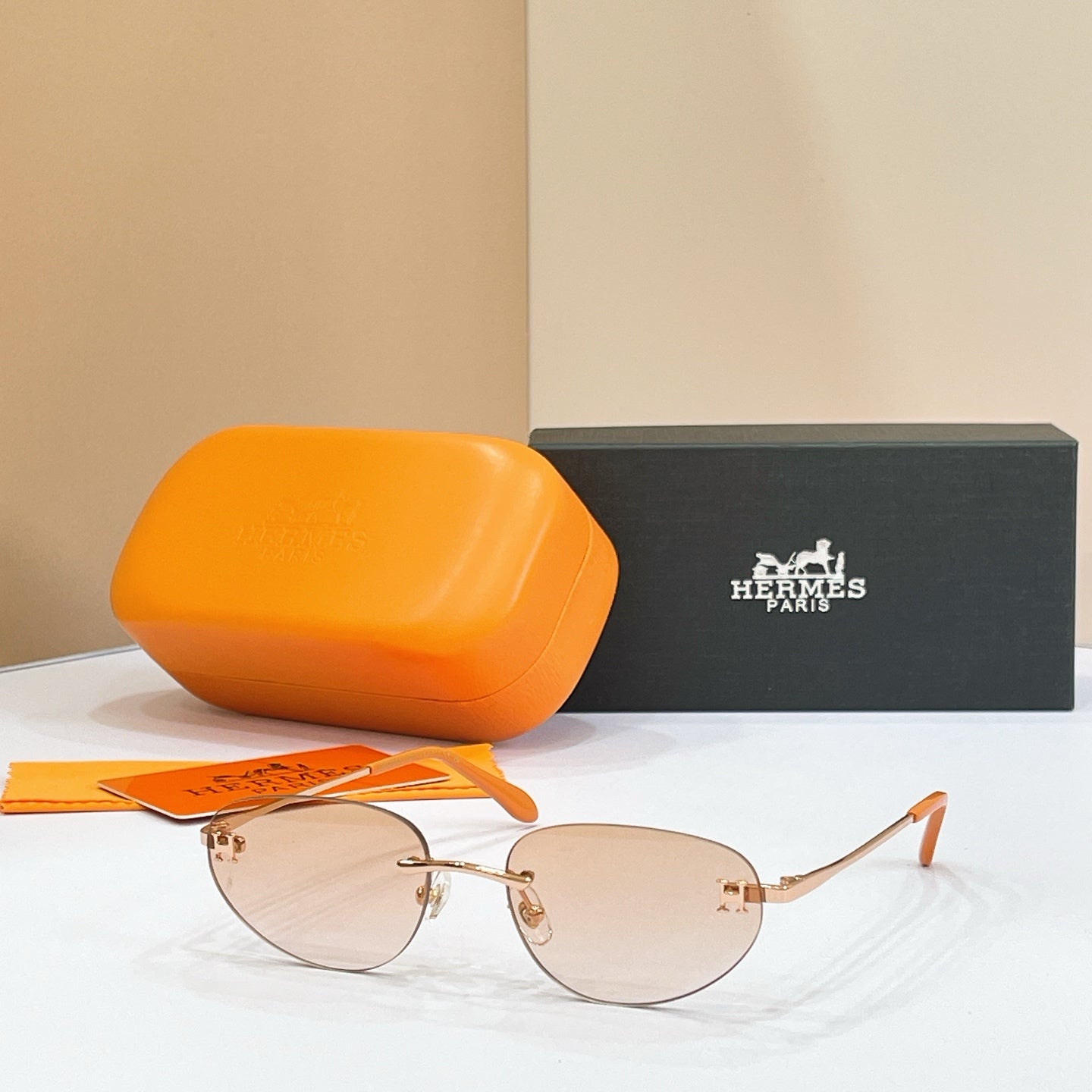HERMÈS Sunglasses H8028
