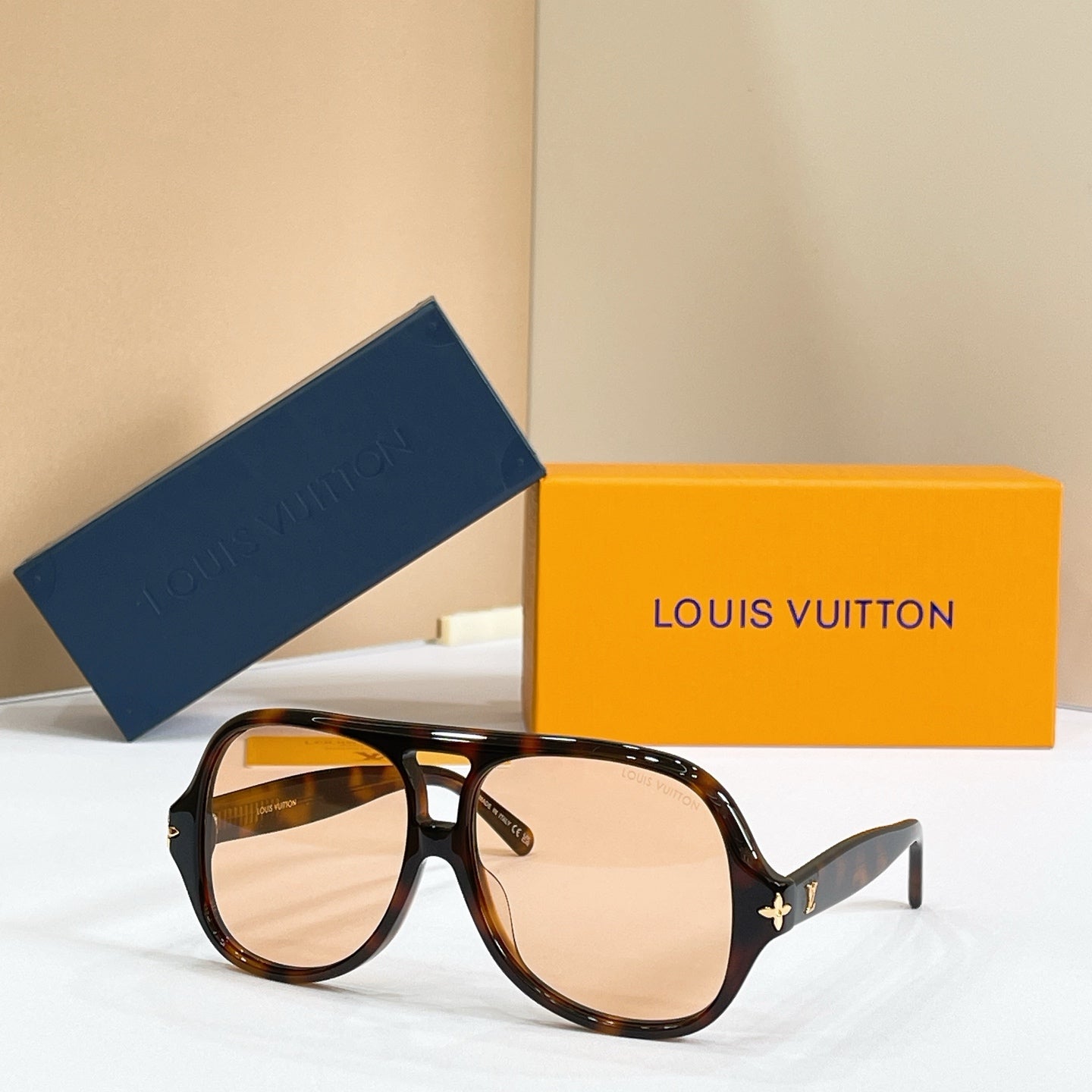 LOUIS VUITTON Sunglasses Z3476U