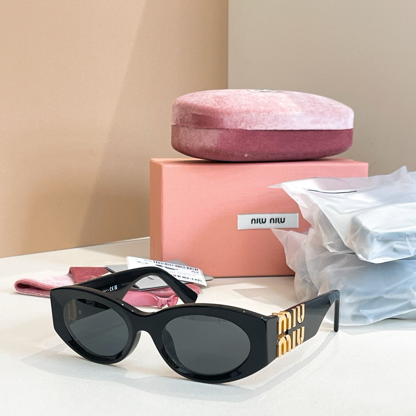 MIU MIU Sunglasses SMU 11W