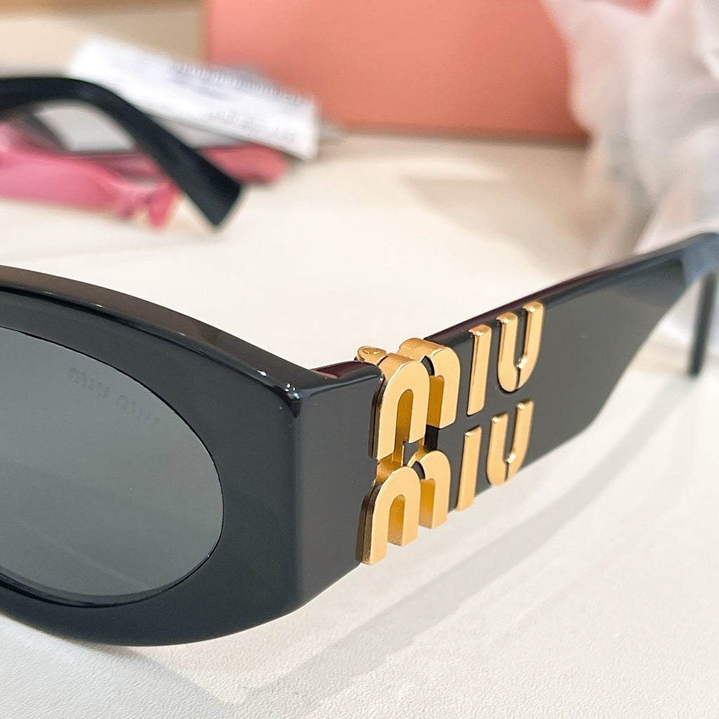 MIU MIU Sunglasses SMU 11W