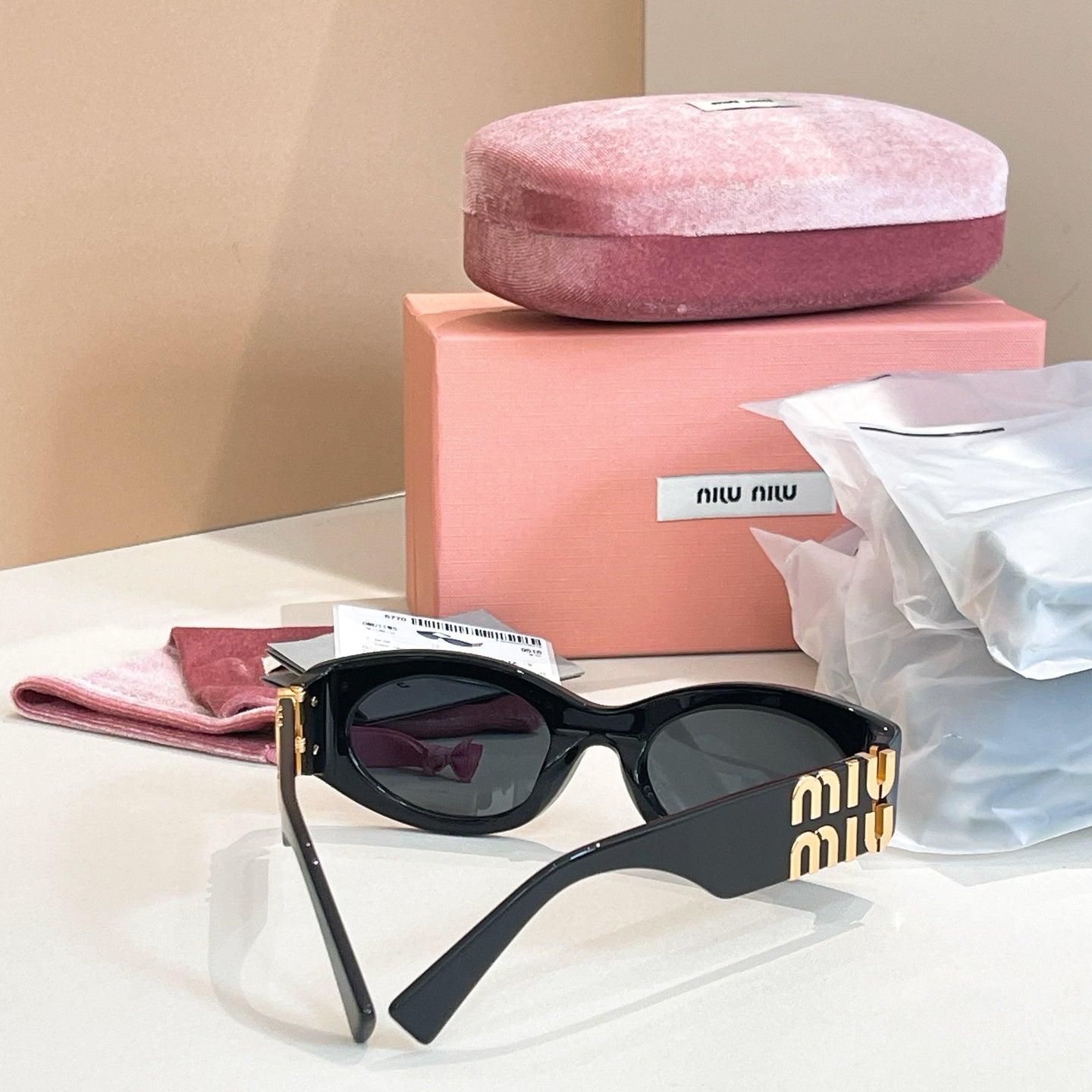 MIU MIU Sunglasses SMU 11W