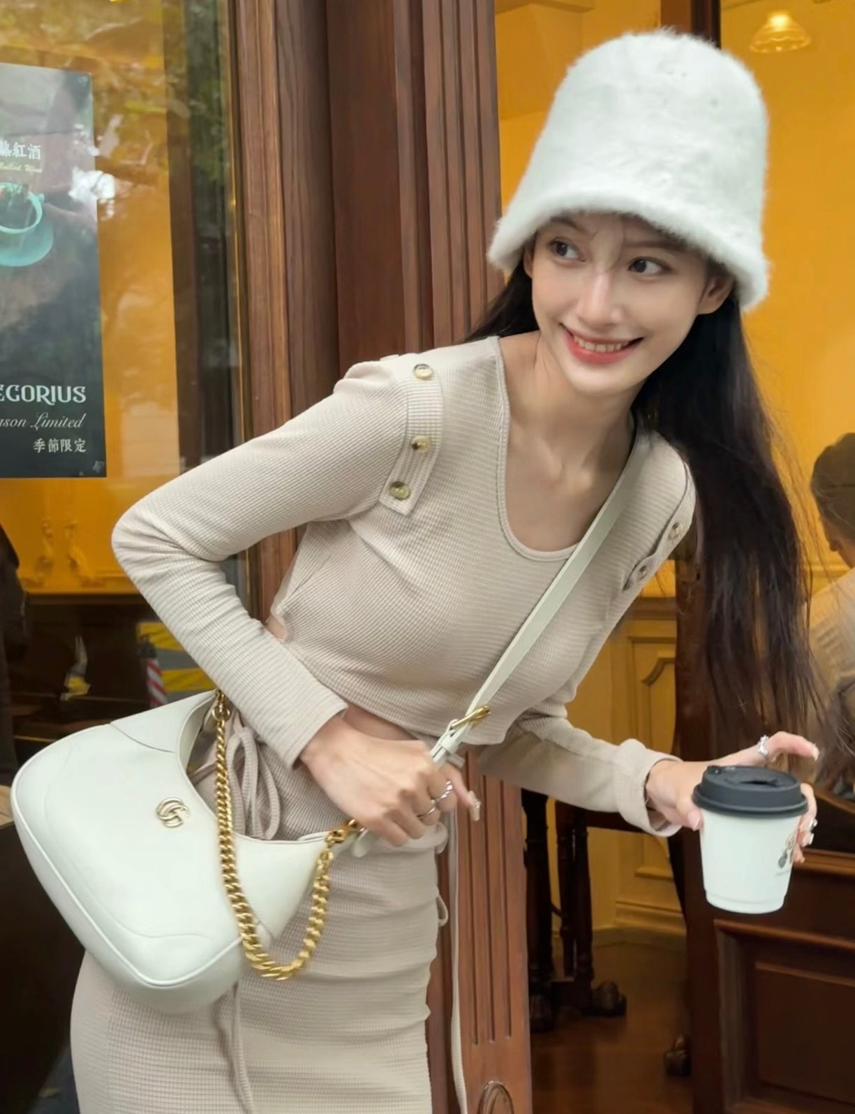Gucci GG Aphrodite Crescent Shoulder Bag – 731817
